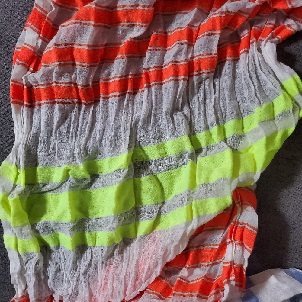 Scarf - Picture 3 of 4